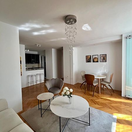 Ruby Luxury Central Apartment Skopje Exterior foto