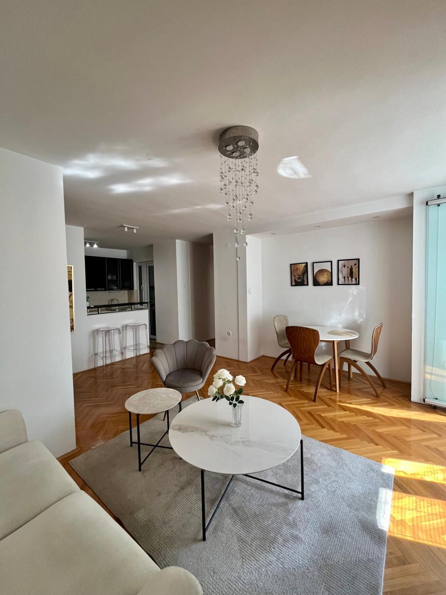 Ruby Luxury Central Apartment Skopje Exterior foto
